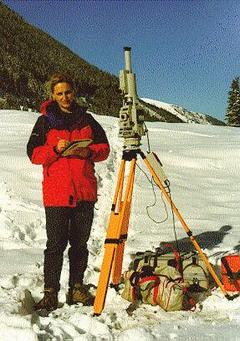 Kreiselstation zur Bestimmung der geografischen Nordrichtung. Meßpunkt am Sölkpaß, Steiermark