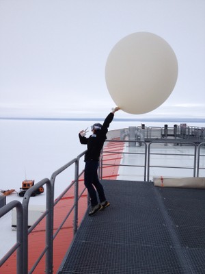 Wetterballon ©AWI/Elke Ludewig