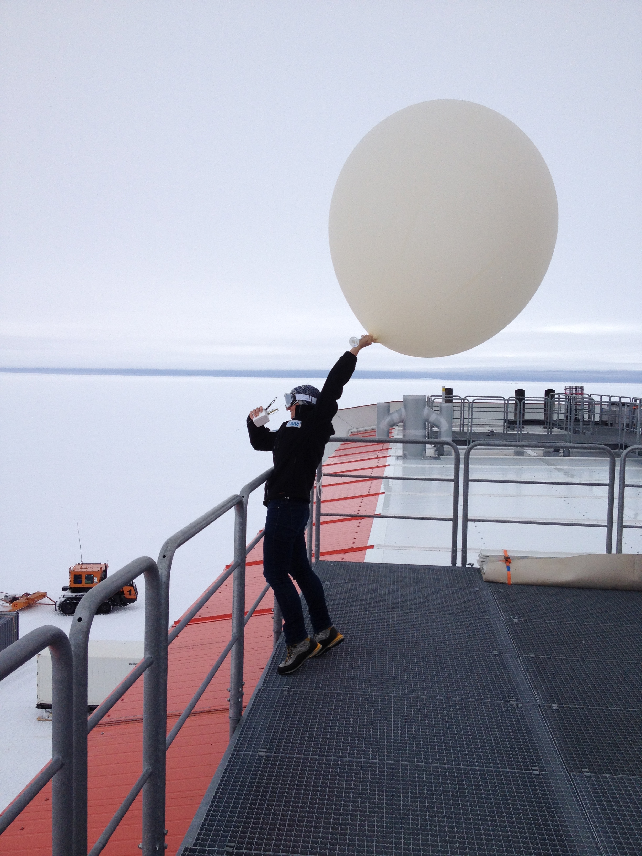 Wetterballon ©AWI/Elke Ludewig