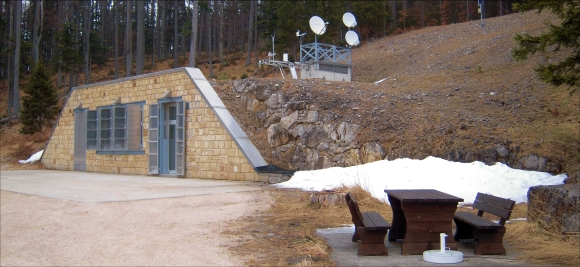 Der Eingang seismisch - gravimetrische Observatorium (SGO) am Conrad Observatoriums. © ZAMG Geophysik