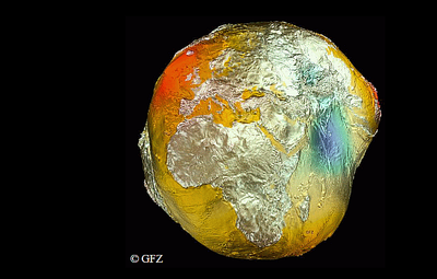 Die Geoidundulationen sind in stark überhöhter Form dargestellt. Sie sind direkter Ausdruck der ungleichen Massenverteilung in der Erde. © GFZ Potsdam 