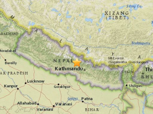 Schweres Erdbeben der Magnitude 7,8 in Nepal
