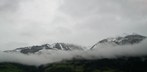 Kaltfront mit Sturm, Regen und im Bergland Schnee