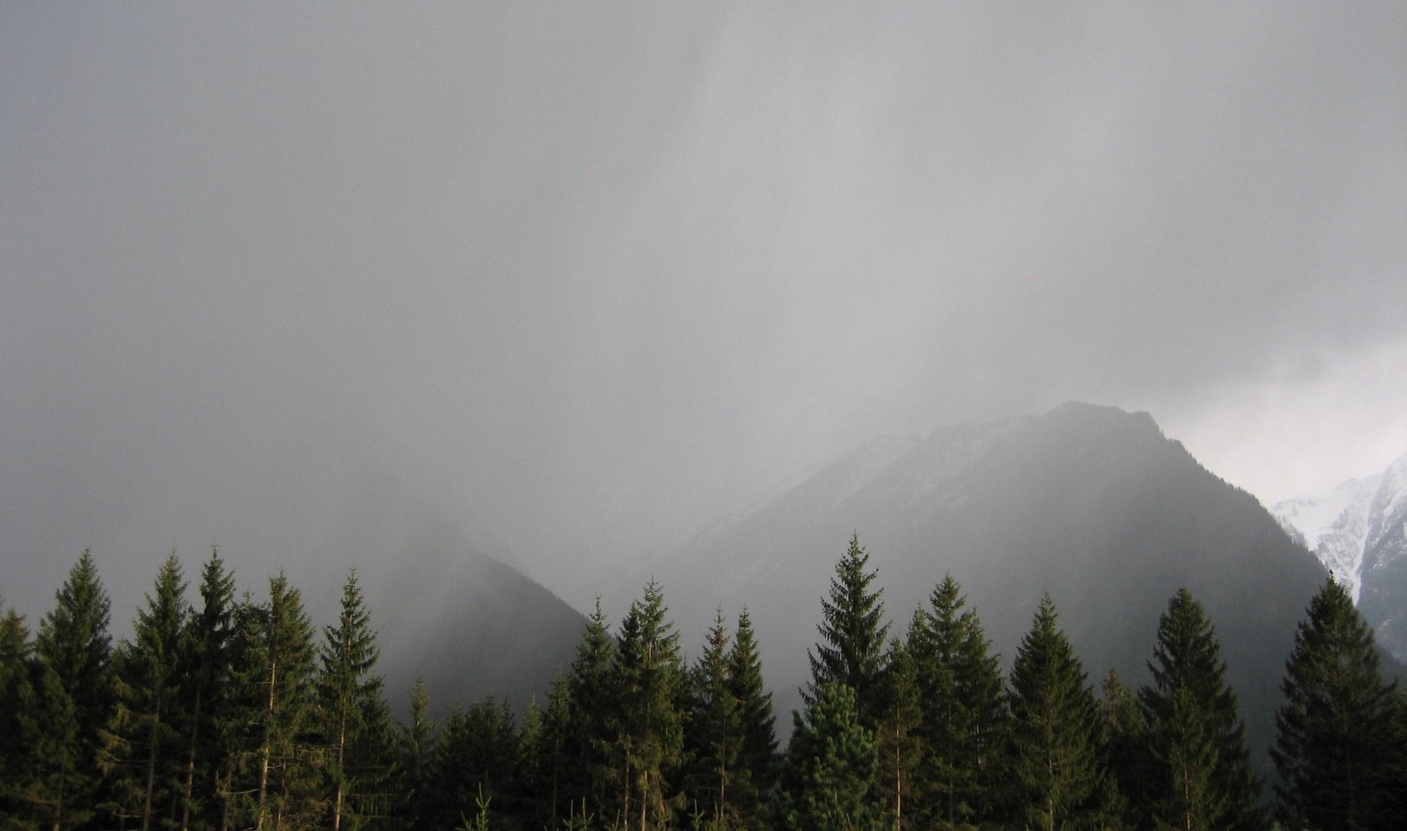 Starker Regen an der Nordseite der Alpen: Muren und kleinräumige Überschwemmungen möglich